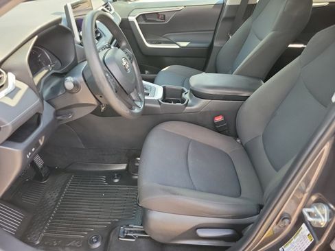 Used 2023 Toyota RAV4 LE FWD image 5