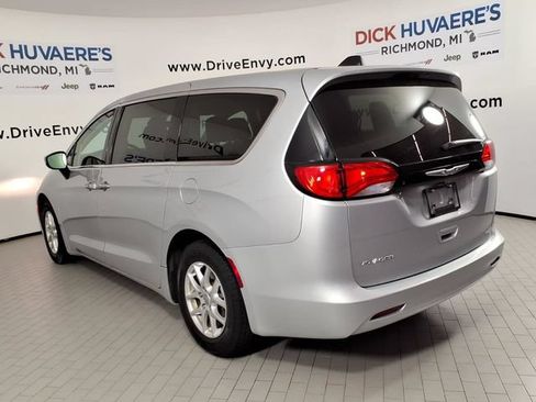 Used 2023 Chrysler Voyager LX FWD image 6