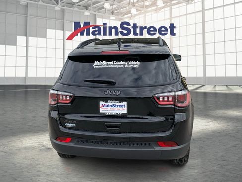 New 2026 Jeep Compass Latitude AWD/4WD image 4