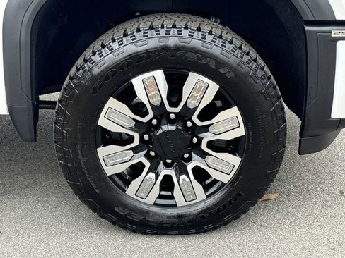 New 2025 GMC Sierra 2500 Denali w/ Denali Reserve Package image 17