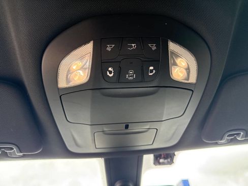 Used 2018 Chrysler Pacifica Touring-L Plus FWD image 23