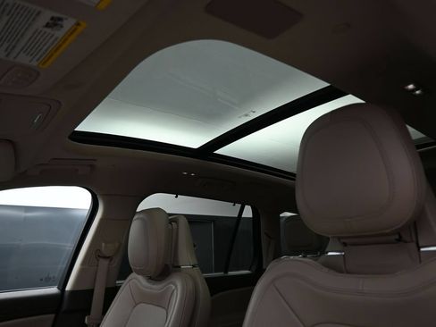 Used 2023 Lincoln Aviator Reserve w/ Equipment Group 201A RWD image 13