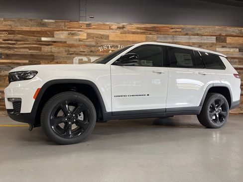 New 2025 Jeep Grand Cherokee L Limited w/ Black Appearance Package image 57
