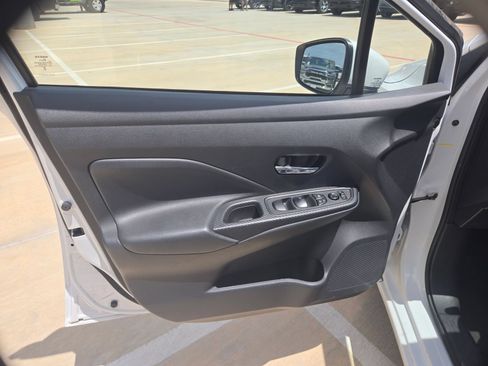 Used 2024 Nissan Versa SV FWD image 11
