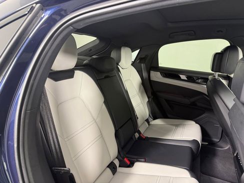 Certified 2025 Porsche Cayenne Coupe AWD/4WD image 18