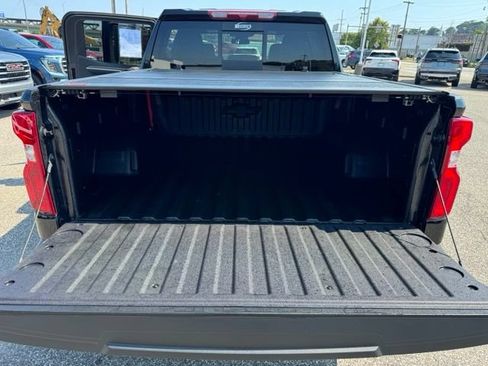 Used 2026 Chevrolet Silverado 1500 High Country w/ Midnight Edition AWD/4WD image 9