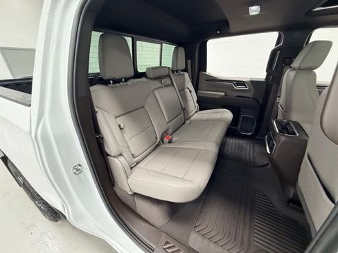 Certified 2025 Chevrolet Silverado 1500 LTZ w/ LTZ Premium Package AWD/4WD image 29