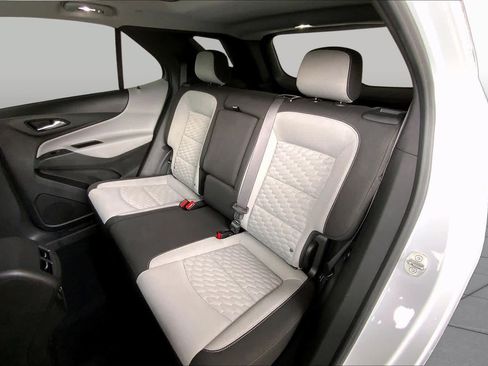 Used 2021 Chevrolet Equinox LT FWD image 21