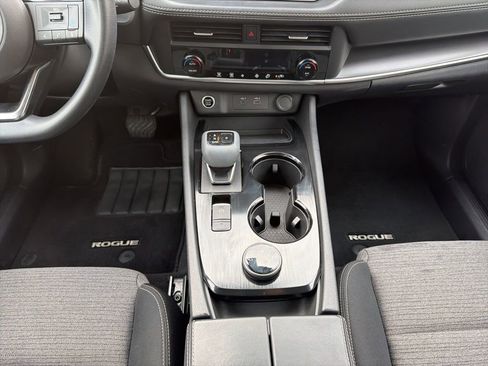 Used 2023 Nissan Rogue SV image 26