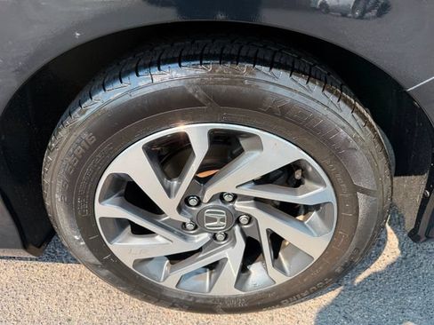 Used 2018 Honda Civic EX image 11