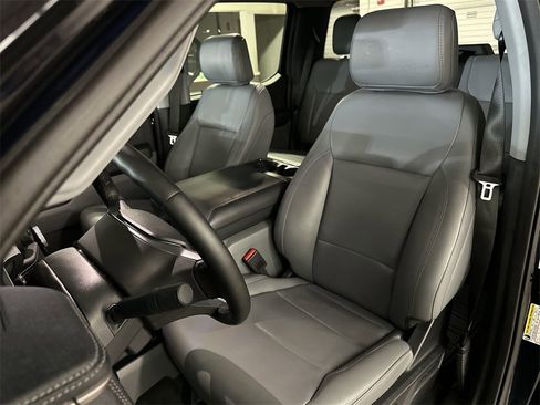 Used 2025 Ford F150 Lightning Flash image 13