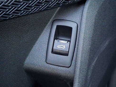 Used 2025 BMW X2 xDrive28i w/ Premium Package image 24