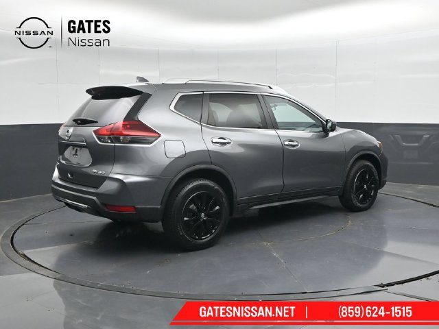 Used 2018 Nissan Rogue SV AWD/4WD image 2