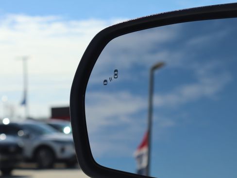 Used 2024 Ford Edge SEL w/ Sport Appearance Package image 21