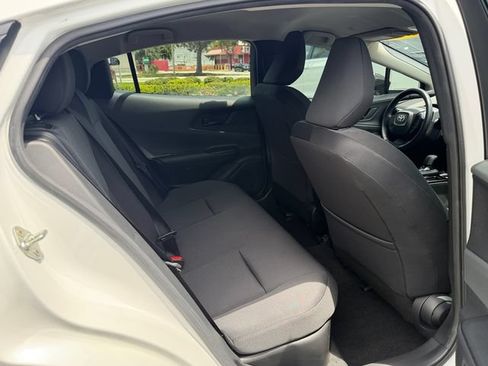 Certified 2024 Toyota Prius LE FWD image 18
