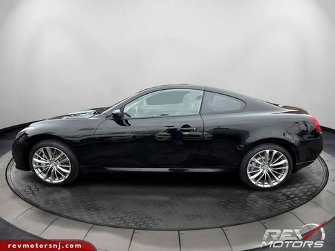 Used 2012 INFINITI G37 x Coupe w/ Premium Pkg image 2