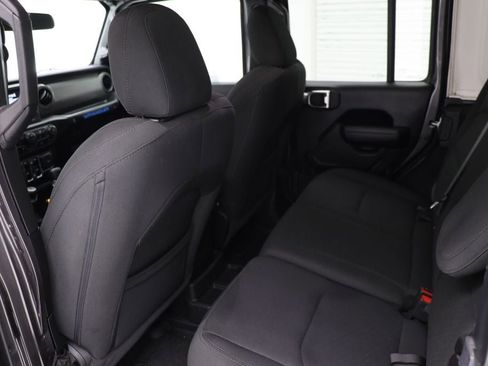 Used 2023 Jeep Wrangler Unlimited w/ Cold Weather Group image 10