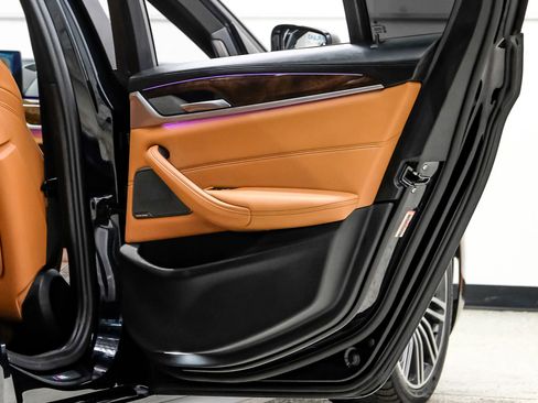 Used 2019 BMW 540i xDrive w/ M Sport Package image 48