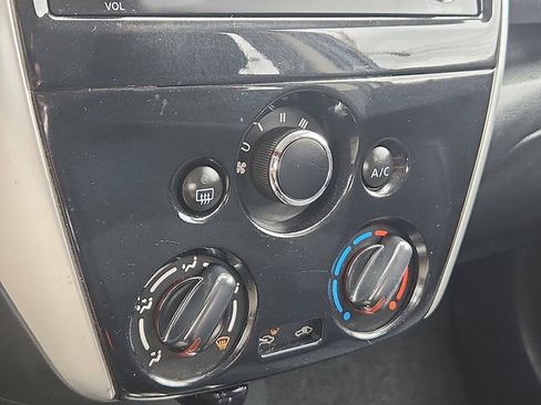 Used 2015 Nissan Versa Note SV FWD image 10