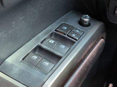 Used 2018 Toyota Tacoma SR5 RWD image 21