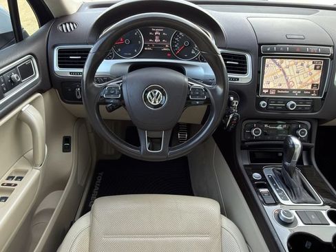Used 2016 Volkswagen Touareg Executive AWD/4WD image 14