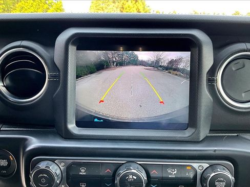 Used 2022 Jeep Wrangler Unlimited Sahara image 13