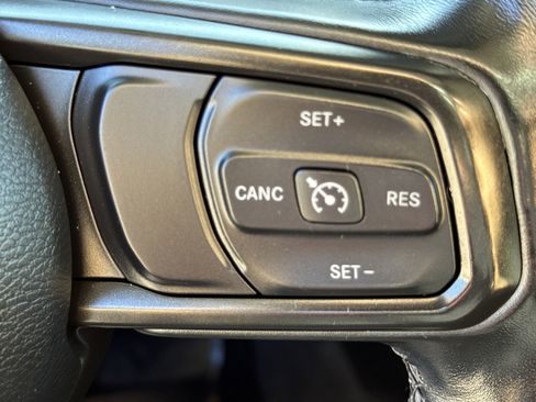 Used 2021 Jeep Gladiator Sport image 23