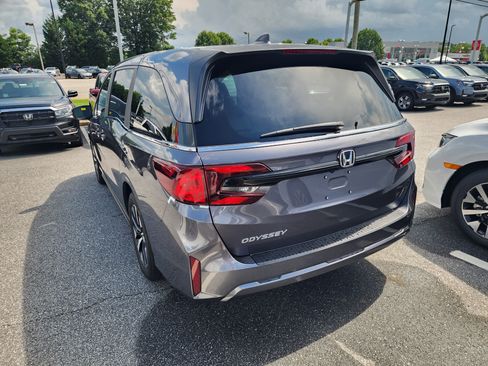 New 2026 Honda Odyssey EX-L image 3