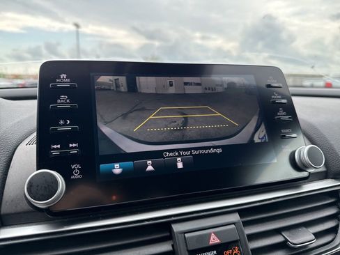 Used 2018 Honda Accord Sport image 20