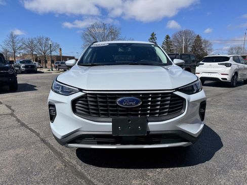 Used 2025 Ford Escape Platinum image 4