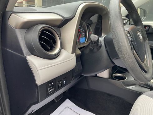 Used 2013 Toyota RAV4 XLE FWD image 35