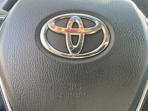 Used 2018 Toyota Camry XSE FWD image 34
