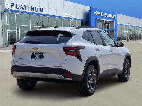 New 2026 Chevrolet Trax LT FWD image 5