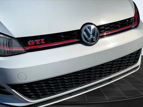 Used 2020 Volkswagen GTI SE image 4