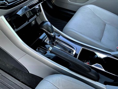 Used 2016 Honda Accord EX-L image 18