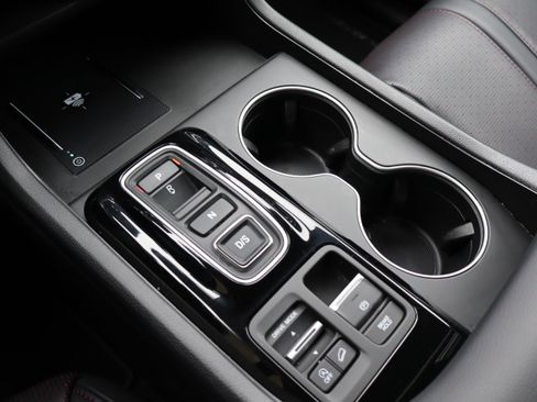 Used 2025 Honda Pilot Black Edition image 31