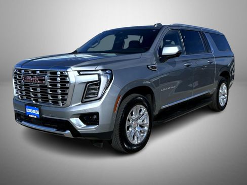 Used 2025 GMC Yukon XL Denali AWD/4WD image 1