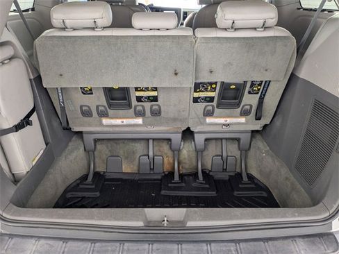 Used 2018 Toyota Sienna XLE w/ XLE Navigation Package image 30