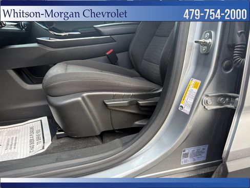 Used 2025 Chevrolet Equinox LT FWD image 13