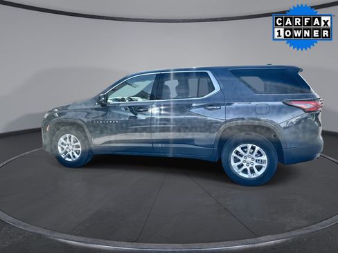 Used 2022 Chevrolet Traverse LS image 5
