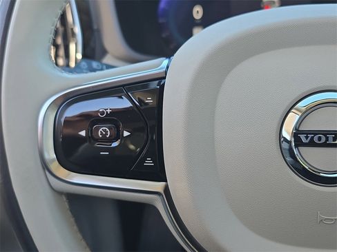 Used 2023 Volvo XC60 T8 Ultimate image 20