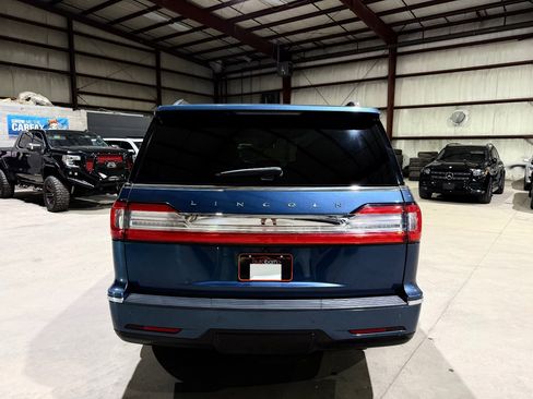 Used 2019 Lincoln Navigator Select w/ Technology Package RWD image 6