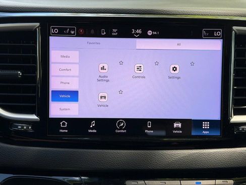 Used 2023 Chrysler Pacifica Touring-L FWD image 43