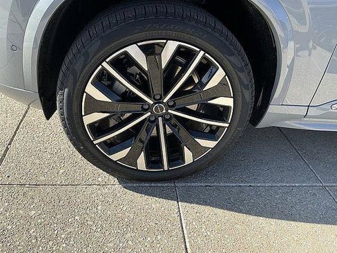 New 2026 Volvo XC90 B6 Plus w/ Protection Package Premier AWD/4WD image 12