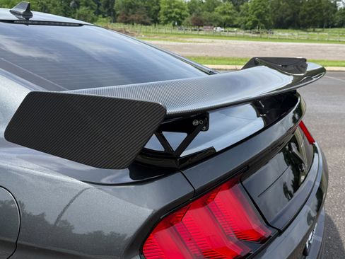 Used 2020 Ford Mustang Shelby GT500 w/ Carbon Fiber Track Pack RWD image 16