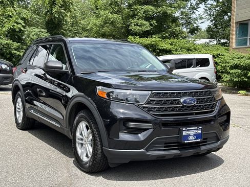 Used 2023 Ford Explorer XLT AWD/4WD image 1