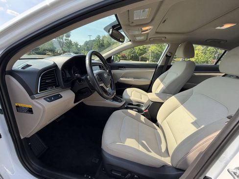 Used 2017 Hyundai Elantra Value Edition FWD image 9