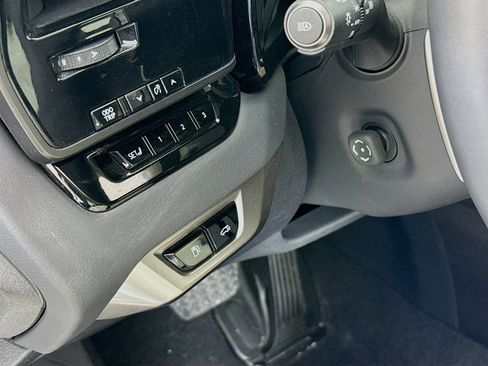 Used 2025 Lexus RX 350 AWD w/ Convenience Package image 10