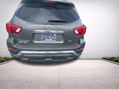Used 2019 Nissan Pathfinder SL FWD image 8