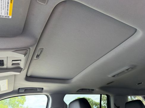 Used 2017 Cadillac Escalade ESV Luxury RWD image 14
